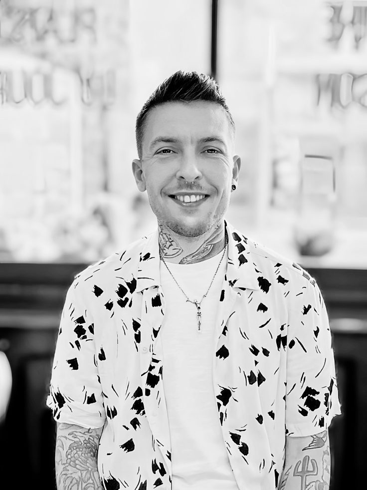 Portraitfoto von Adam Nee