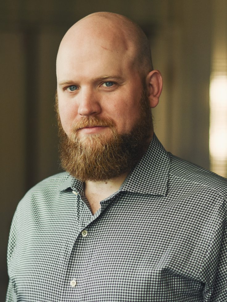 Portraitfoto von Eric Jurenas